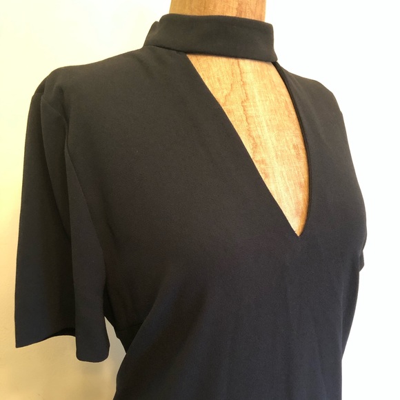 Zara V-cut Black Dress - Picture 2 of 5